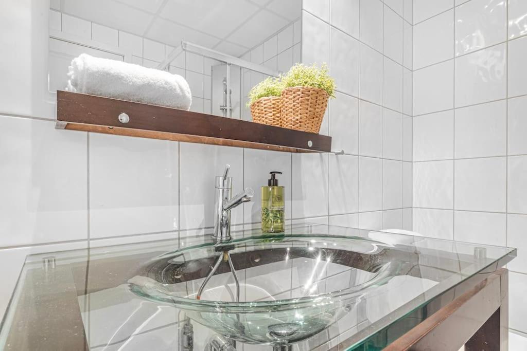 Ocean-View Haven: Take A Swim From Your Window! Bergen Exterior photo