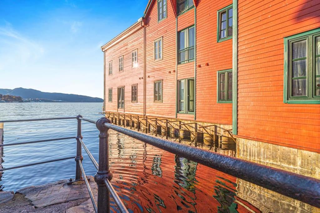 Ocean-View Haven: Take A Swim From Your Window! Bergen Exterior photo